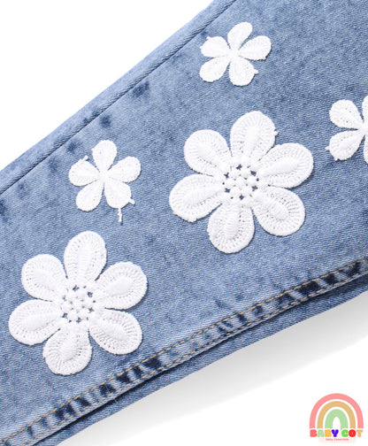 Full Length With Stretch Denim Washed Jeans with Floral Applique - Blue
